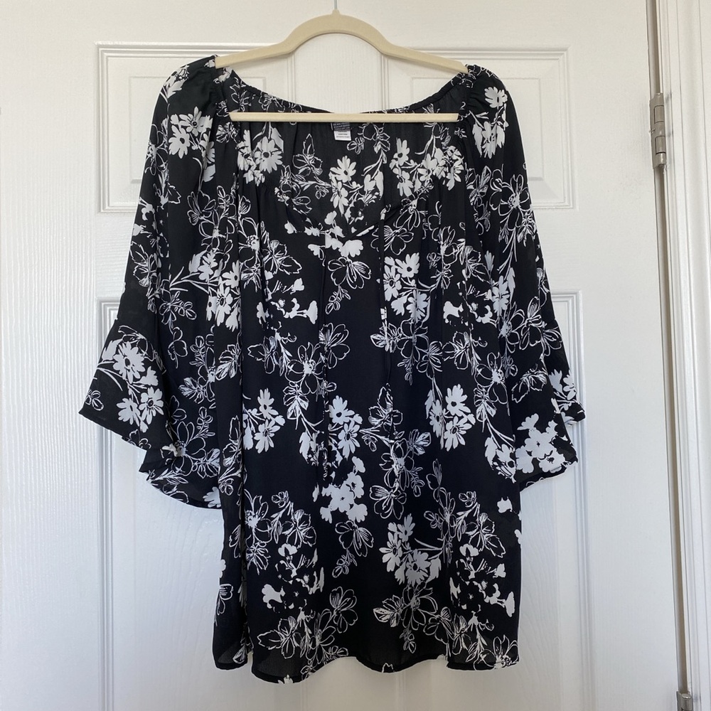 TORRID FLORAL BELL SLEEVE GEORGETTE BLOUSE
